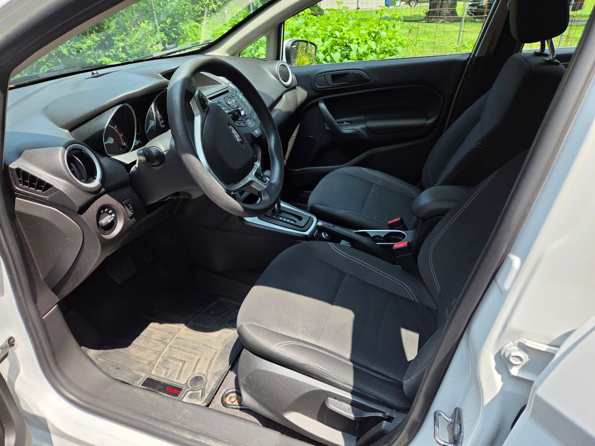 2017 Ford Fiesta - photo 5