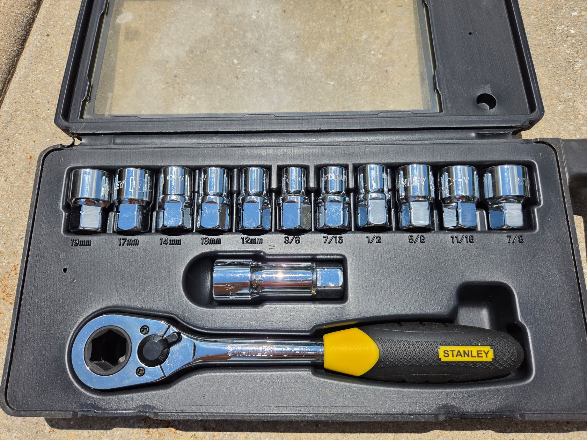 Stanley 13pc Socket Set - photo 2
