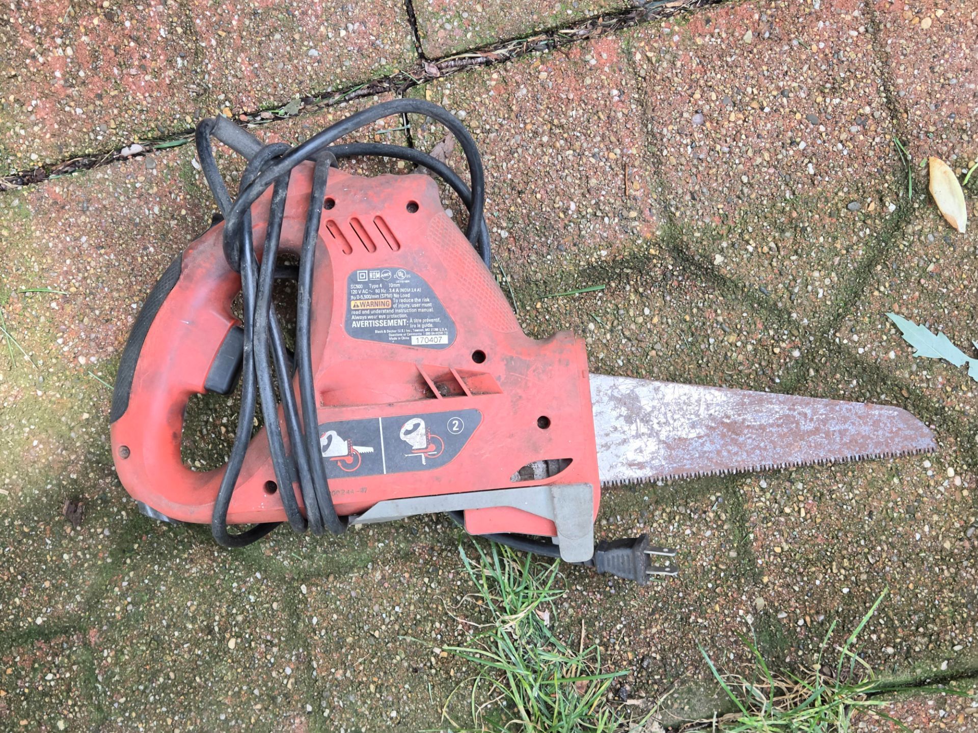 Black & Decker Electric Saw - photo 2