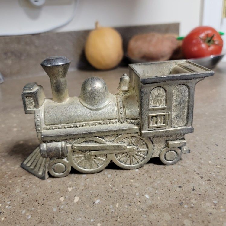 Train Engine Bank