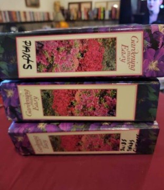 Gardening Made Easy Books - photo 5