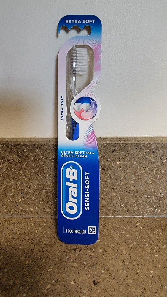 Oral-B Toothbrush Sensi-Soft - photo 2