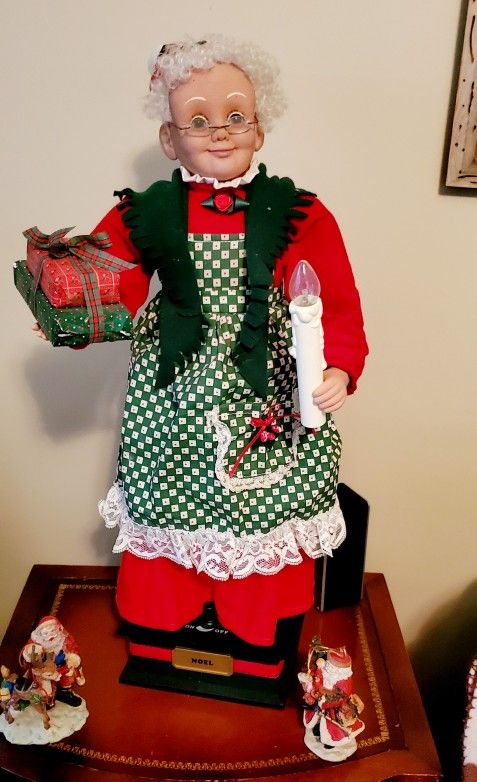 ANIMATED Holiday Mrs Claus