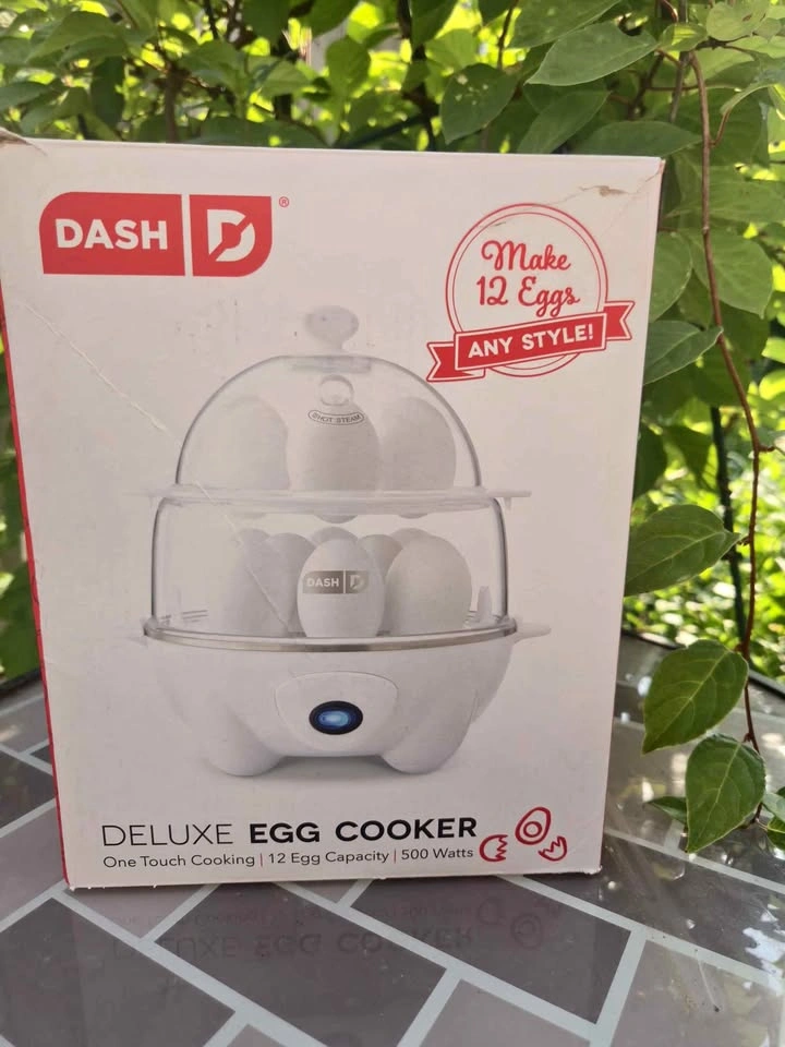 Dash Deluxe Egg Cooker