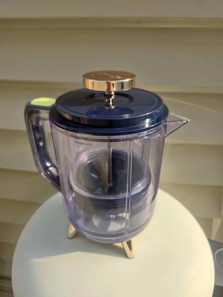 Juice Presser - Easy Manual Green Juice Extractor
