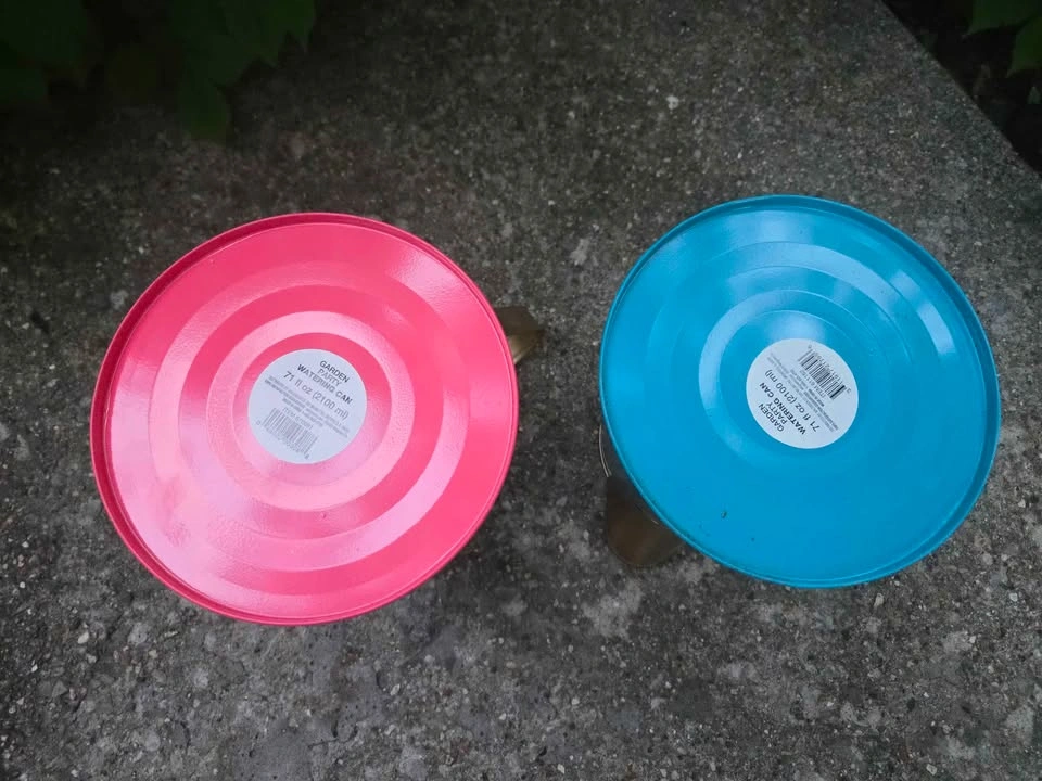 Brand new 2 watering cans - photo 5