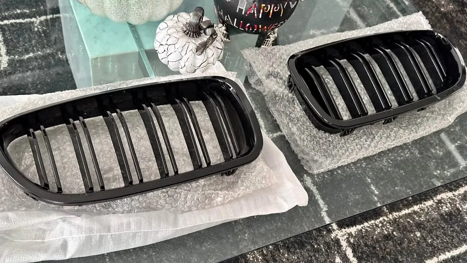 BMW F10 5-Series Gloss Black Kidney Grill thumbnail