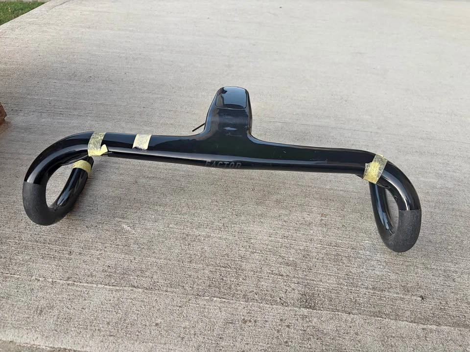 Factor 44cm Carbon Integrated Handlebar