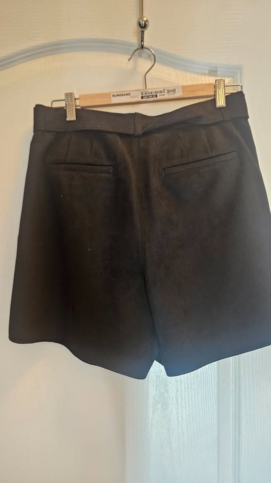 Banana Republic Vegan Faux Suede Shorts With Belt Size 6 Black - photo 4