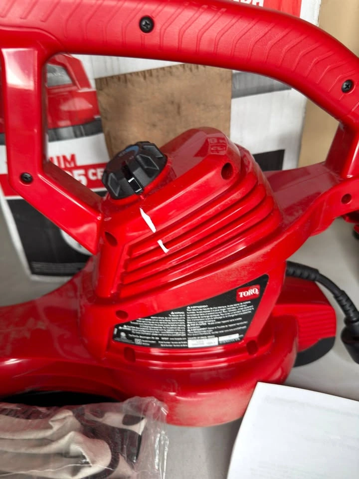 Toro Battery-Powered Leaf Blower & Vacuum - photo 3