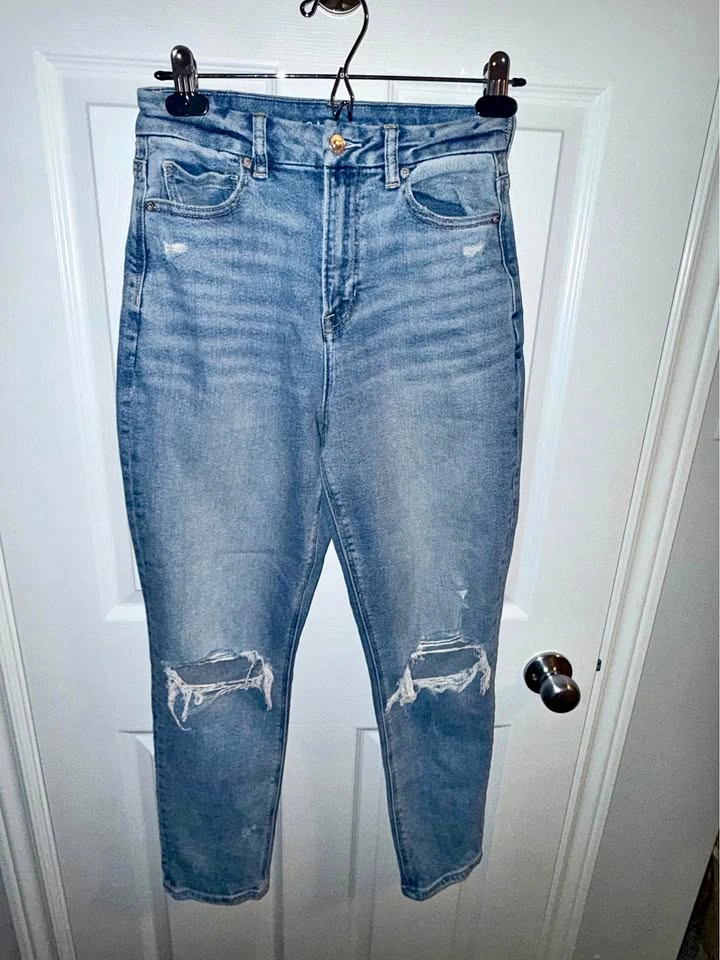 American Eagle size 2 curvy mom jeans