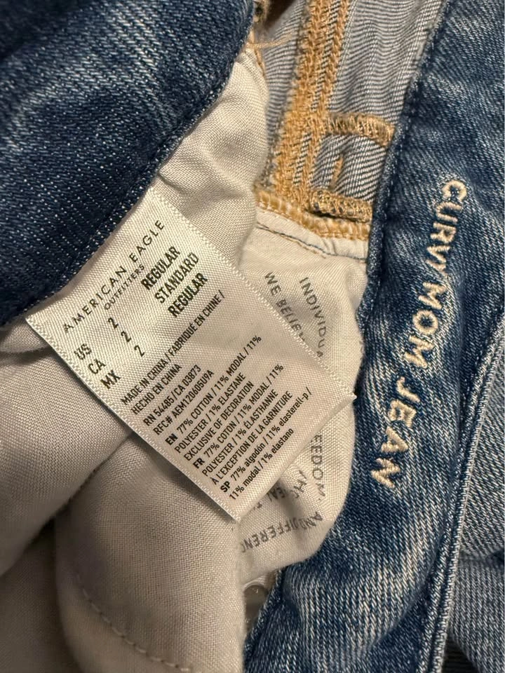 American Eagle size 2 curvy mom jeans - photo 3