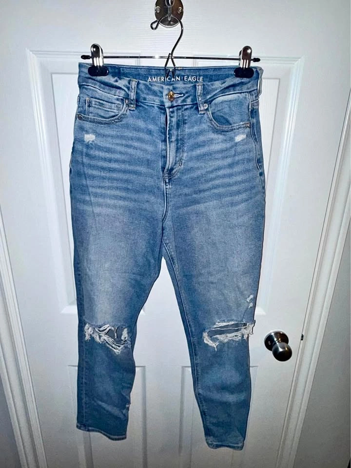 American Eagle size 4 curvy mom jeans