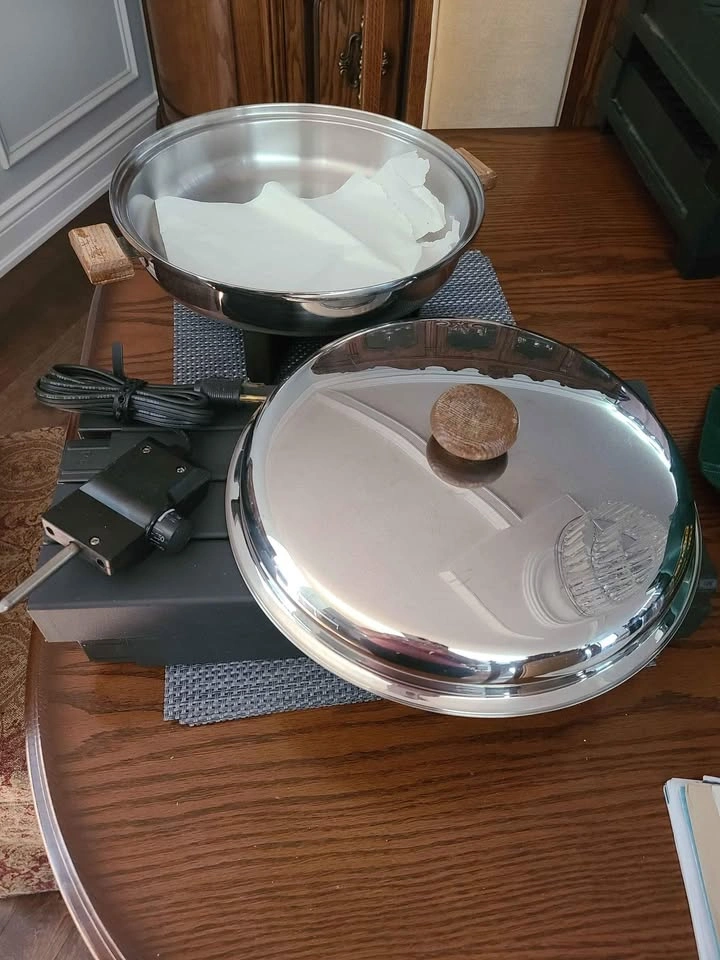 Vintage West Bend Electric Skillet