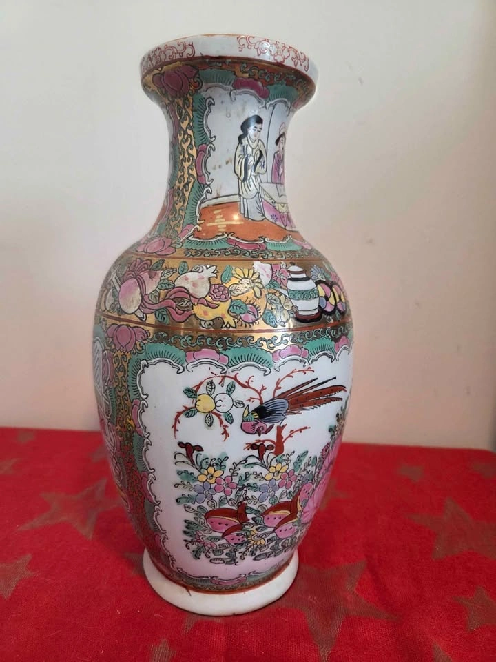 Antique Chinese Famille Rose Porcelain 12” Tall Vase - photo 3