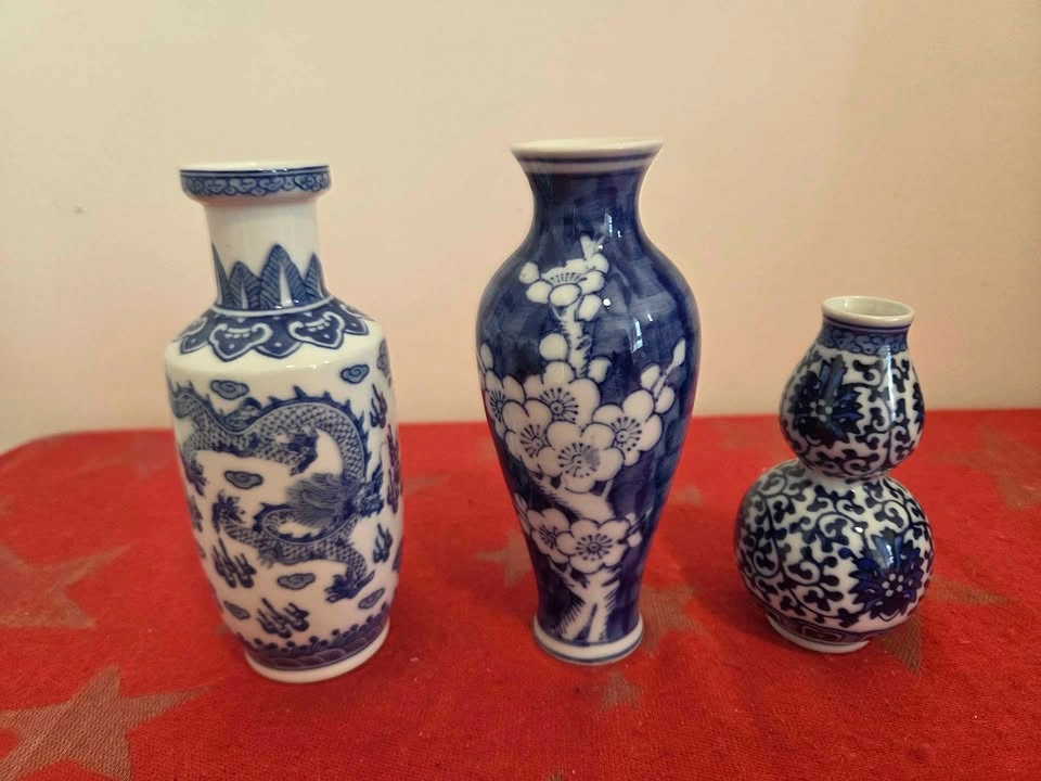 Vintage Blue and White Vases, 5.75" and 4" - photo 3