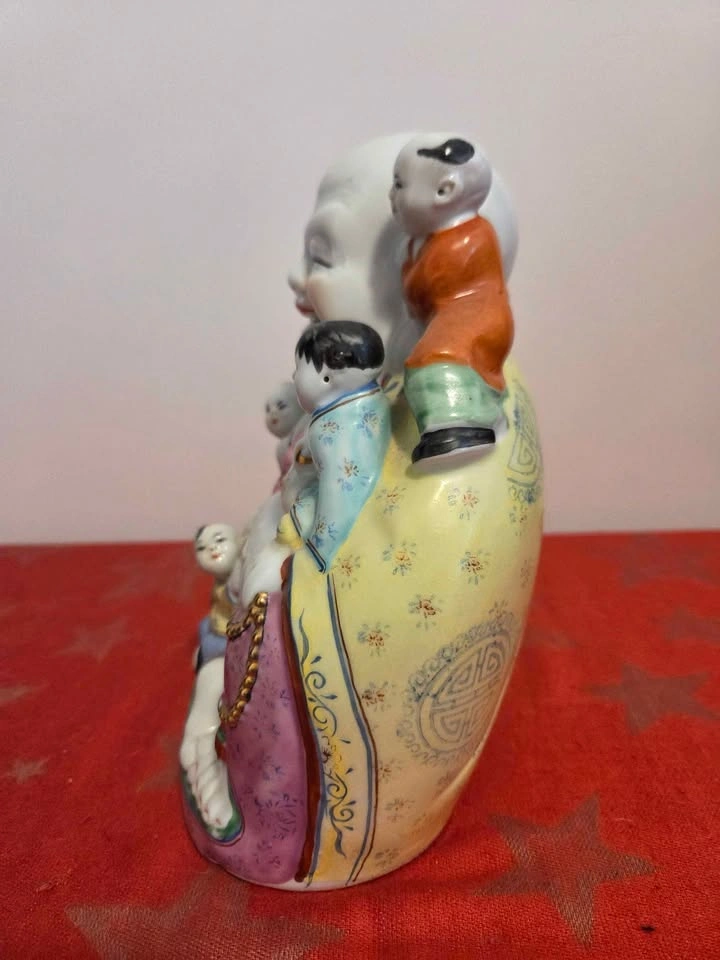 Vintage Chinese Laughing Buddha with five Boys - photo 3