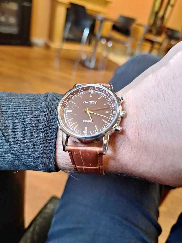 NEW Men's Luxury Quartz Watch with Faux Leather Strap (2 pc Left
