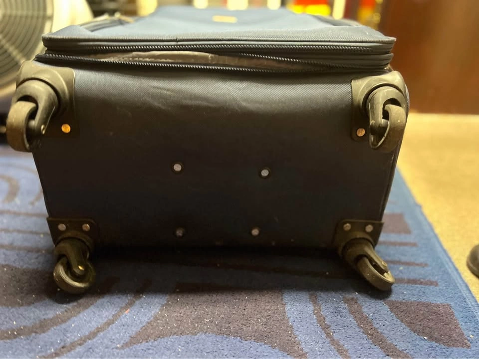 Meisini 24" Navy Blue Softside Spinner Luggage - photo 5