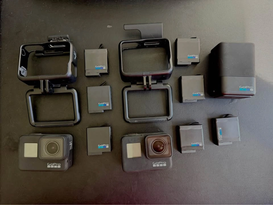 GoPro HERO7 Black Bundle – 2 Cameras + 7 Batteries - photo 2