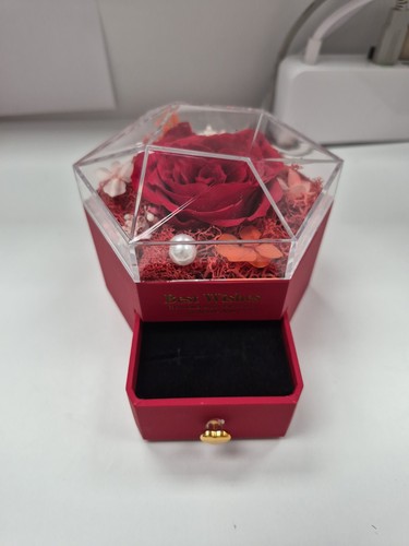 Diamond ring box