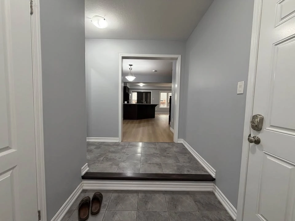 3 Beds 3 Baths - Townhouse - photo 2