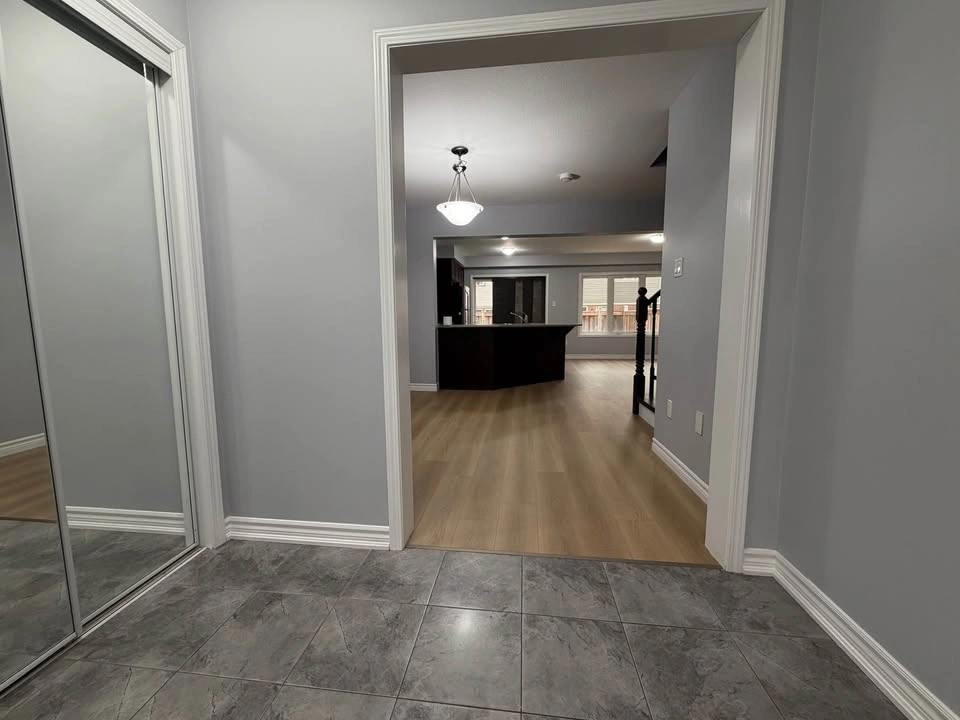 3 Beds 3 Baths - Townhouse - photo 3