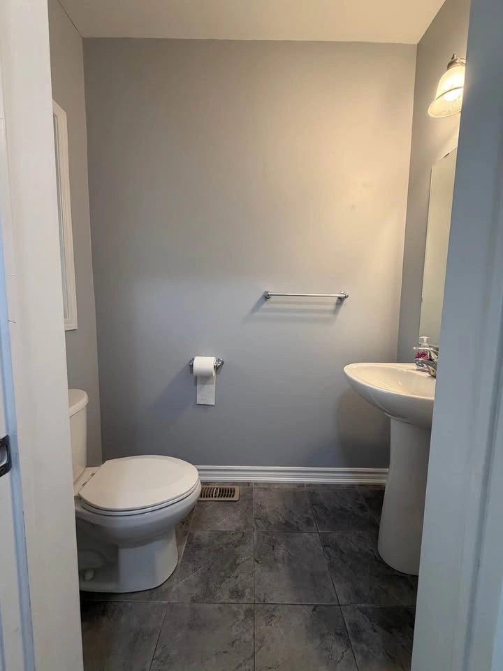 3 Beds 3 Baths - Townhouse - photo 4
