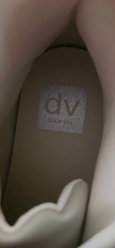 Brand-new DV women's shoes with tags. - photo 2