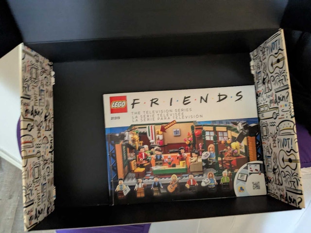 LEGO Ideas Friends Central Perk 21319 - photo 3
