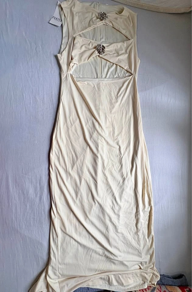 Ladies Elegant Cream Maxi Dress