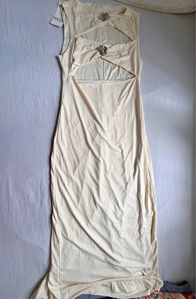 Ladies Elegant Cream Maxi Dress