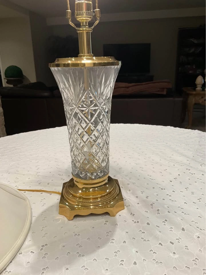 Vintage Crystal Hatch Cut Table Lamp Brass Accents - photo 5
