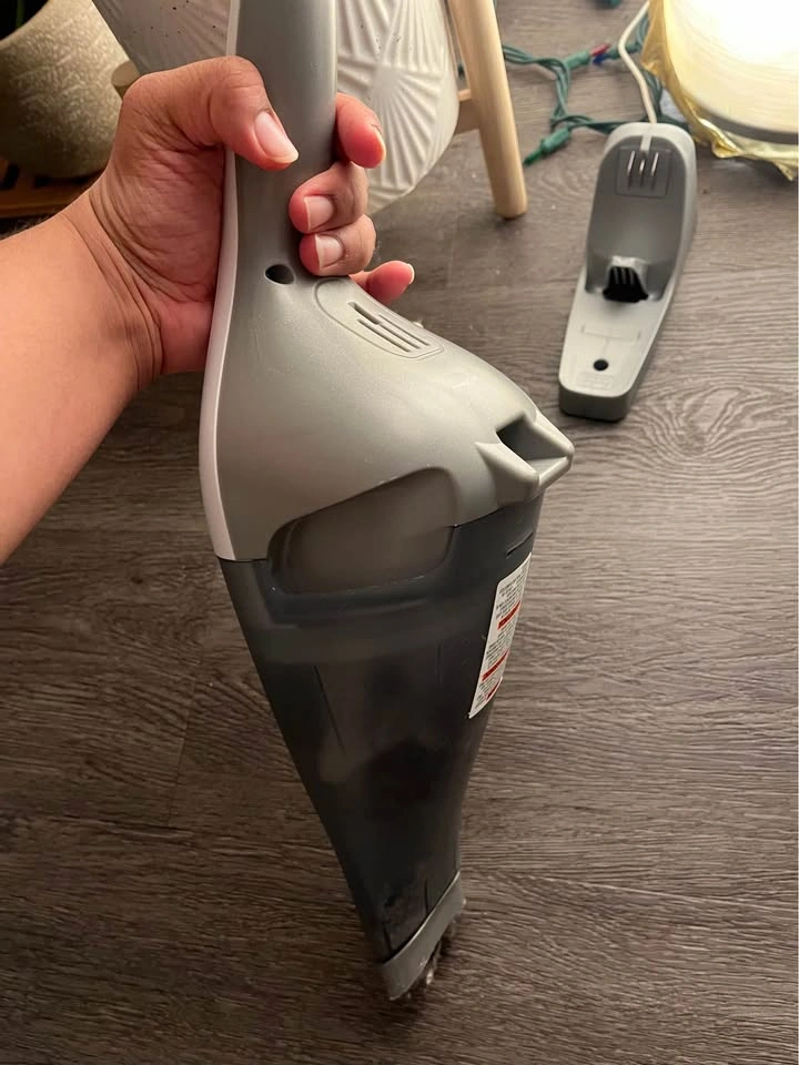 Cordless Compact BLACK+DECKER Dustbuster Vacuum - photo 2