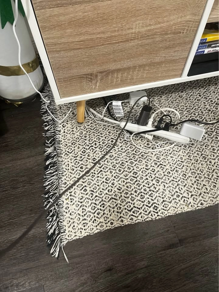 Dyson v10 Cordless Vacuum with Floor Dock and Attachments - photo 4