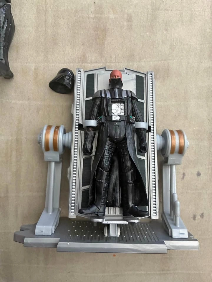 Star Wars Revenge of the Sith "Rebuild Darth Vader" action figur