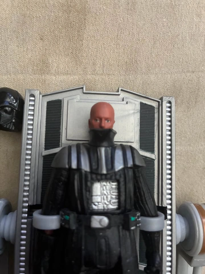 Star Wars Revenge of the Sith "Rebuild Darth Vader" action figur - photo 2