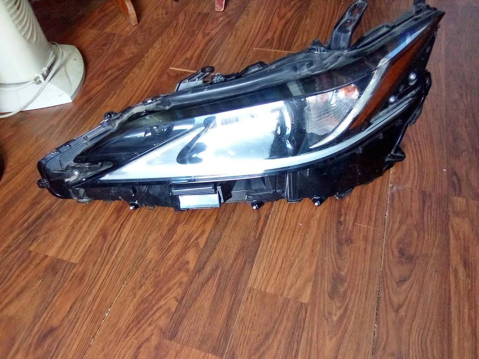 2019 Lexus 350Z headlight