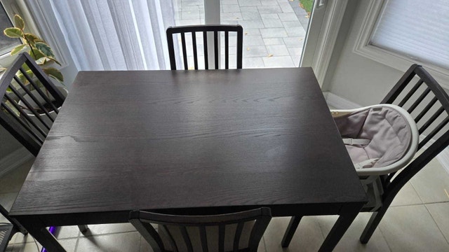 Dining table and 4 chairs