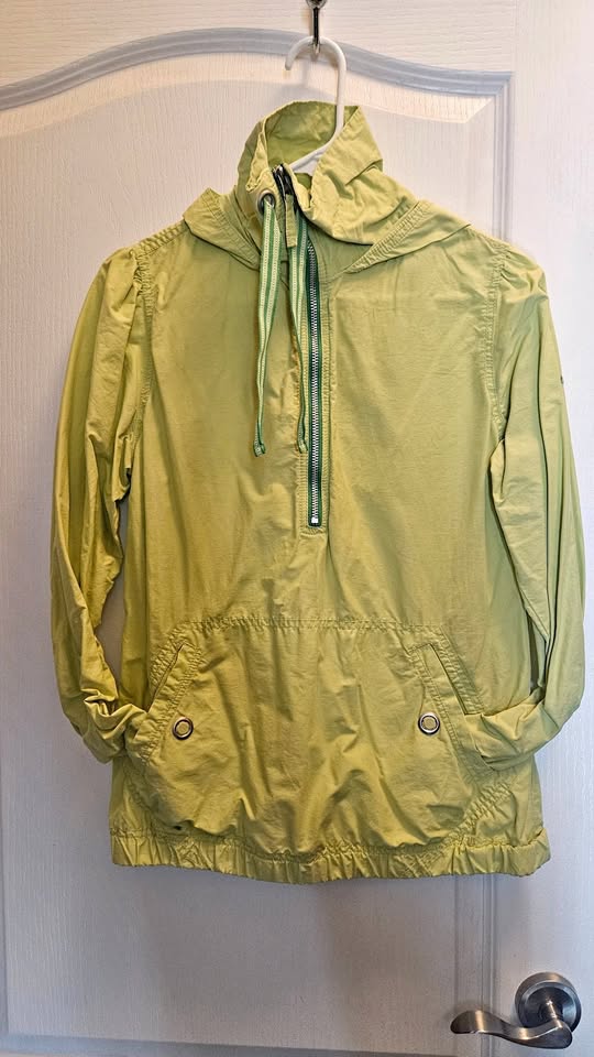 Columbia Light Pullover Hooded Wind breaker jacket