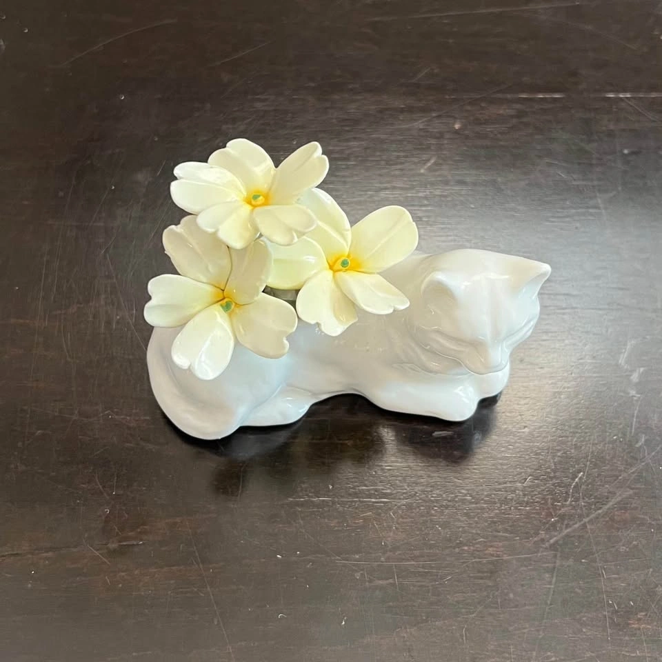 Vintage Fine Bone China Crown Staffordshire Cat Figurine - photo 2