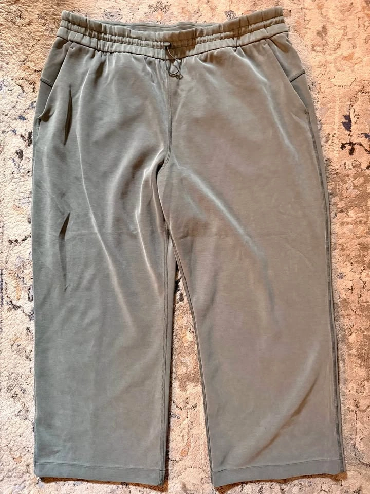 Lululemon Softstreme High-Rise Straight-Leg Pant Size 14