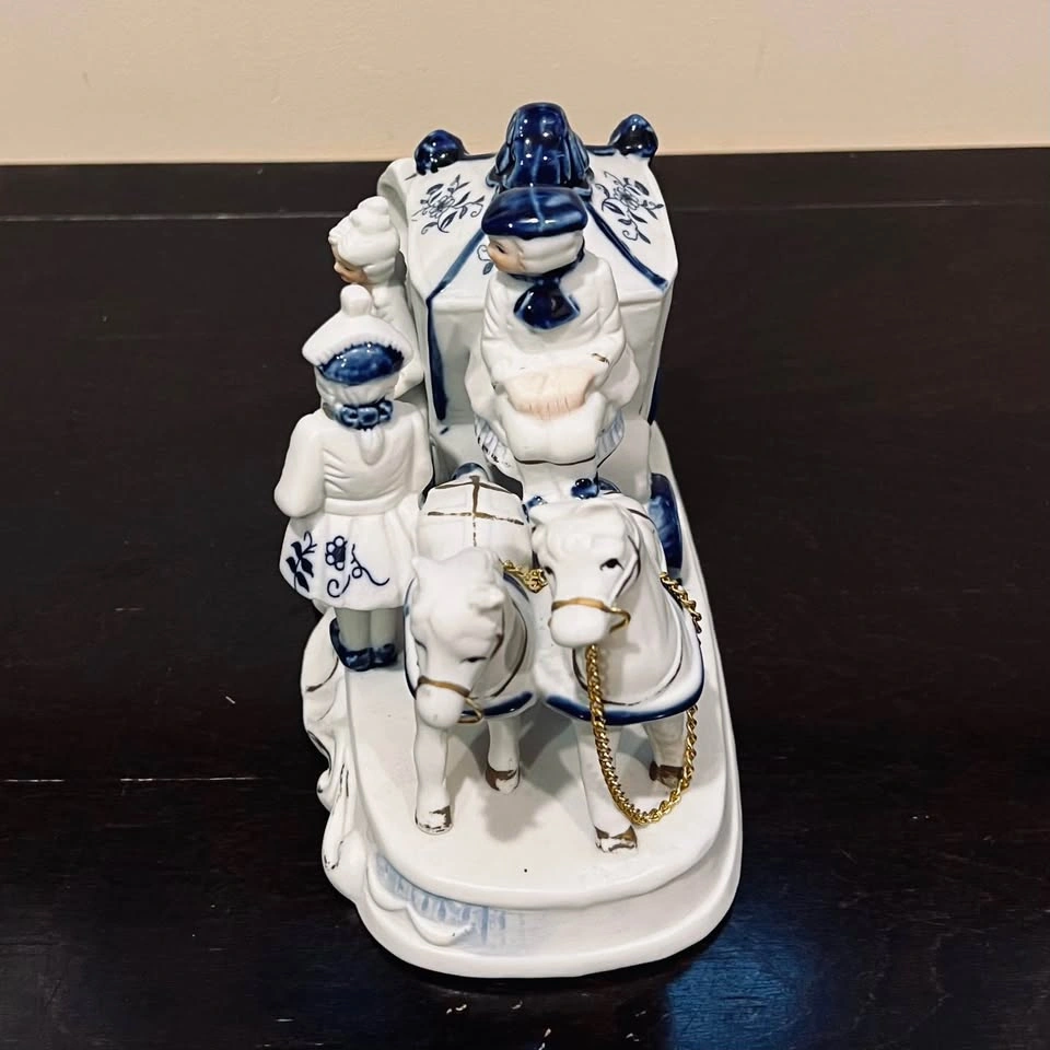 Vintage Blue and White Hand Painted Porcelain Carriage Figurine - photo 2