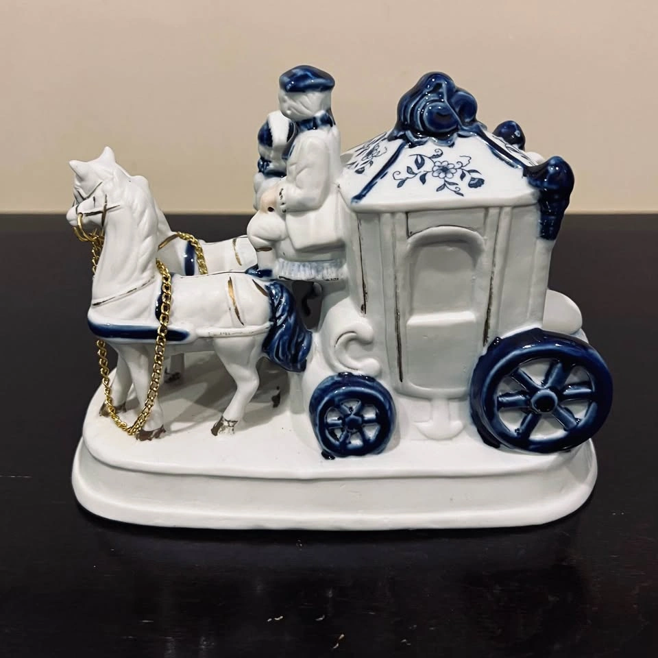 Vintage Blue and White Hand Painted Porcelain Carriage Figurine - photo 3