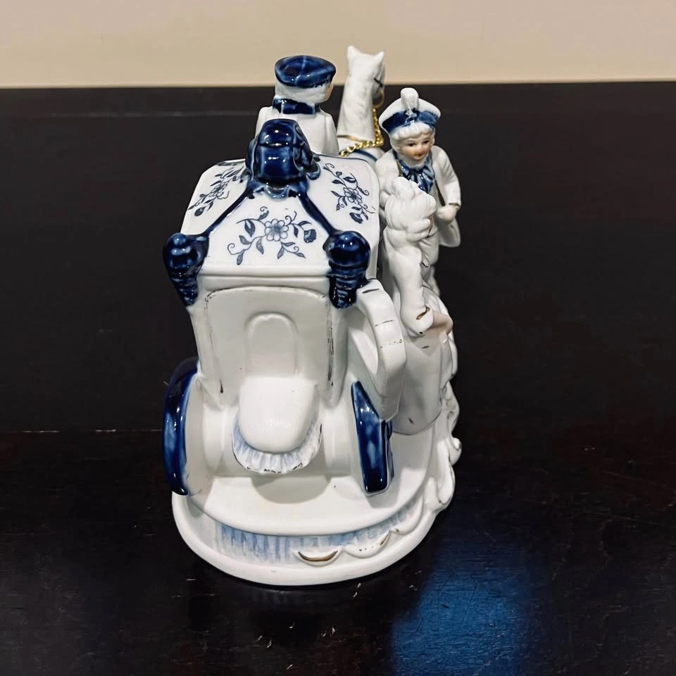 Vintage Blue and White Hand Painted Porcelain Carriage Figurine - photo 4