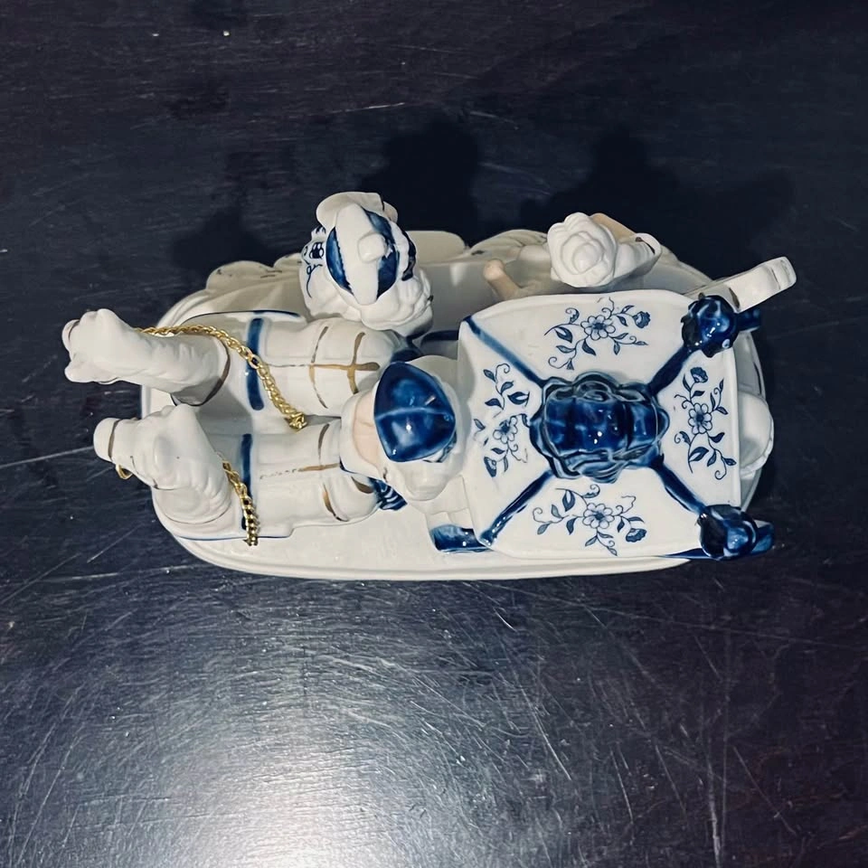 Vintage Blue and White Hand Painted Porcelain Carriage Figurine - photo 5
