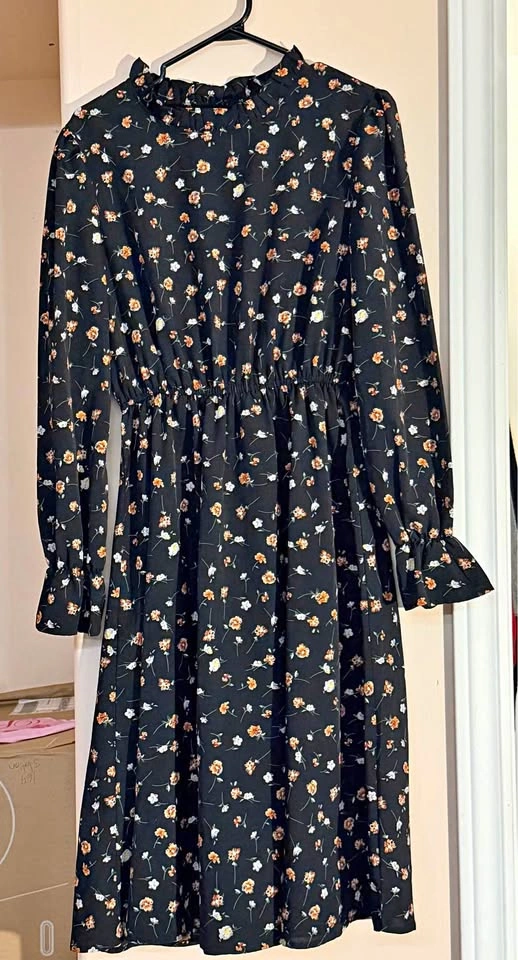 Black Floral Long Sleeve Dress – Size M (New)