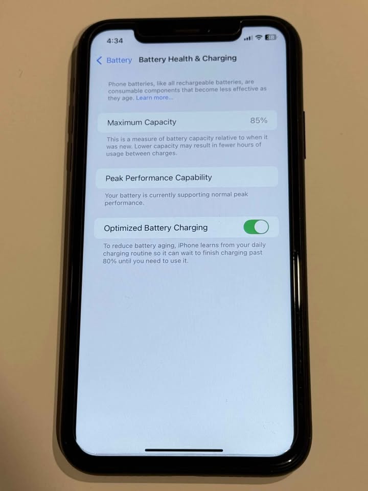 iPhone XR - photo 3