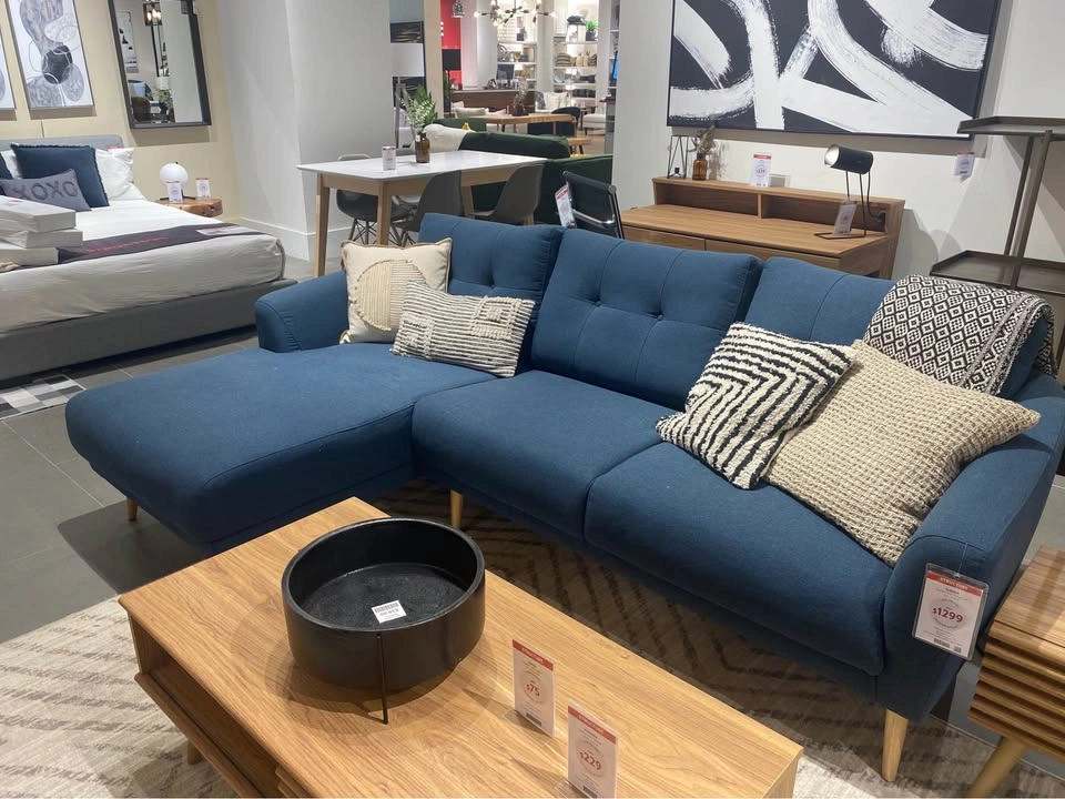 Blue couch with chaise. Need gone asap -$350 OBO - photo 2