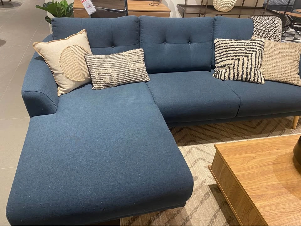 Blue couch with chaise. Need gone asap -$350 OBO - photo 3